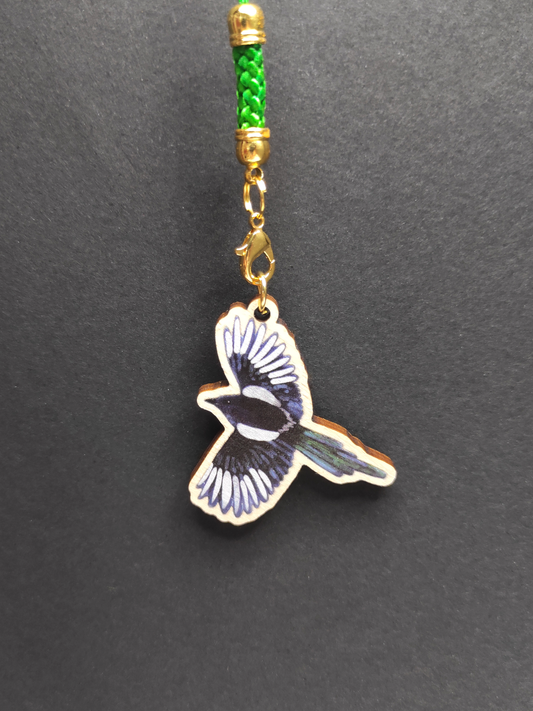 Eurasian Birds: Magpie - Wooden Charm
